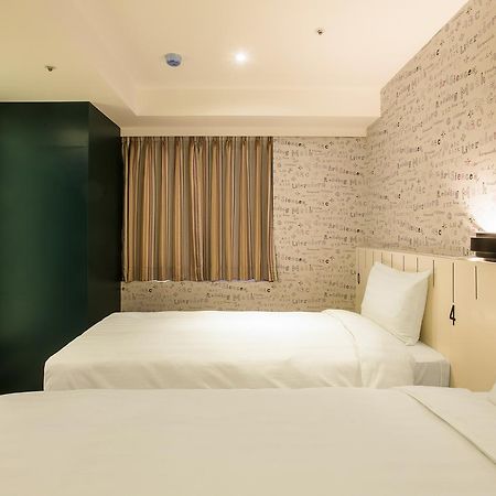 Rf Hotel - Sanchong Тайпей Екстериор снимка